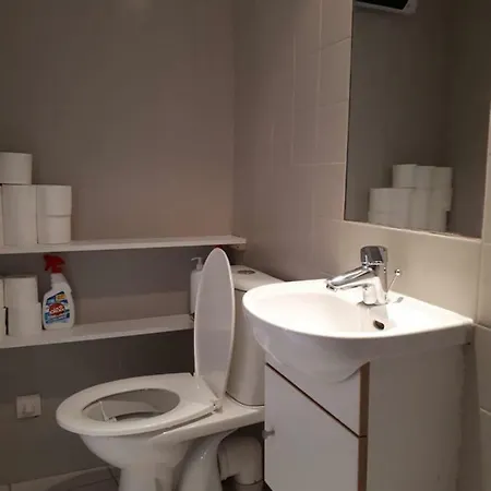 Enjoyable 20m² Montreuil 5 Minutes Paris Apartment