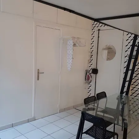 Enjoyable 20m² Montreuil 5 Minutes Paris Apartment *